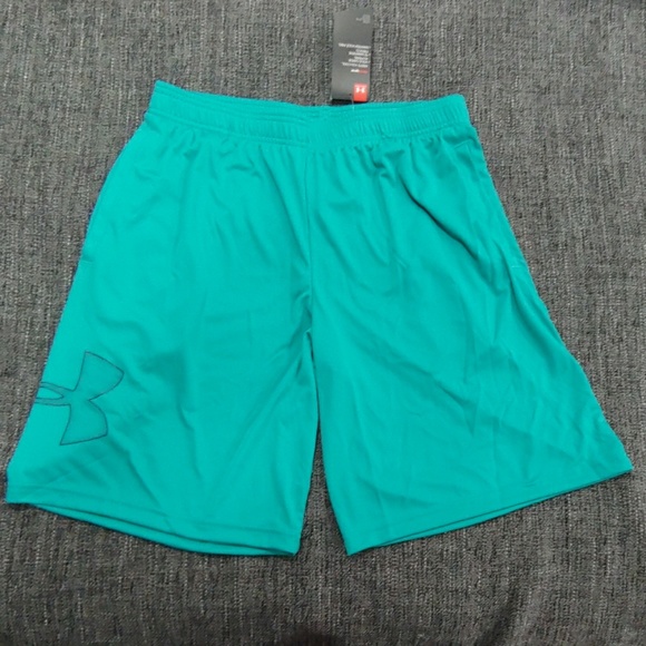 under armour heatgear loose shorts